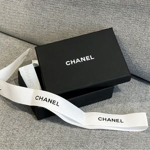 Empty Chanel cardholder box